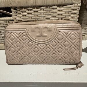 Tory Burch Beige Quilted Women's Wallet